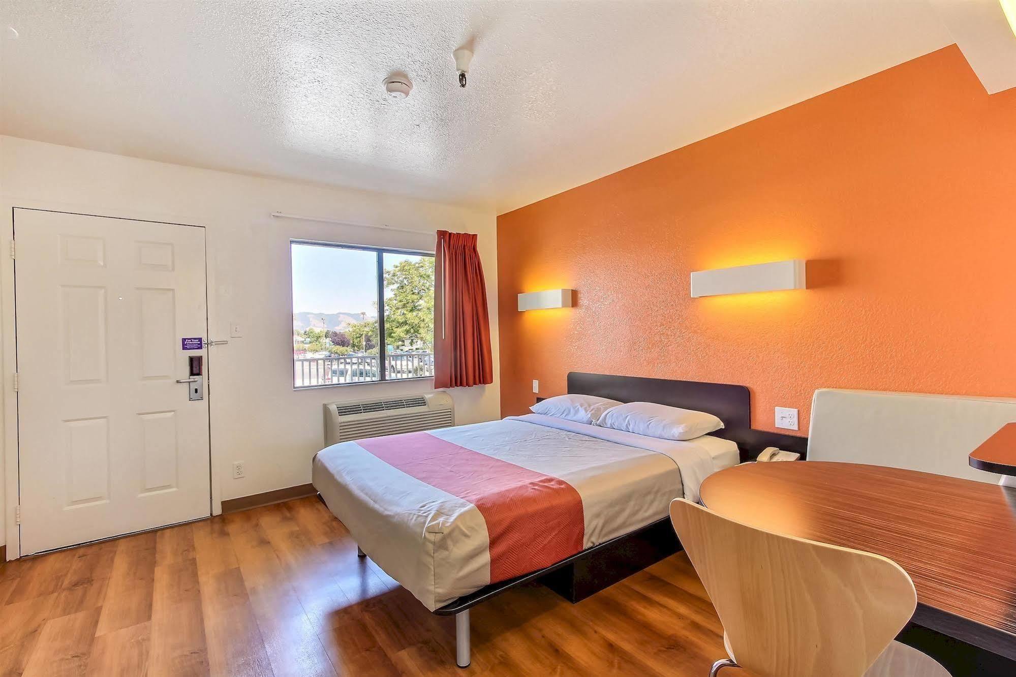 Motel 6-Watsonville, Ca - Monterey Area מראה חיצוני תמונה